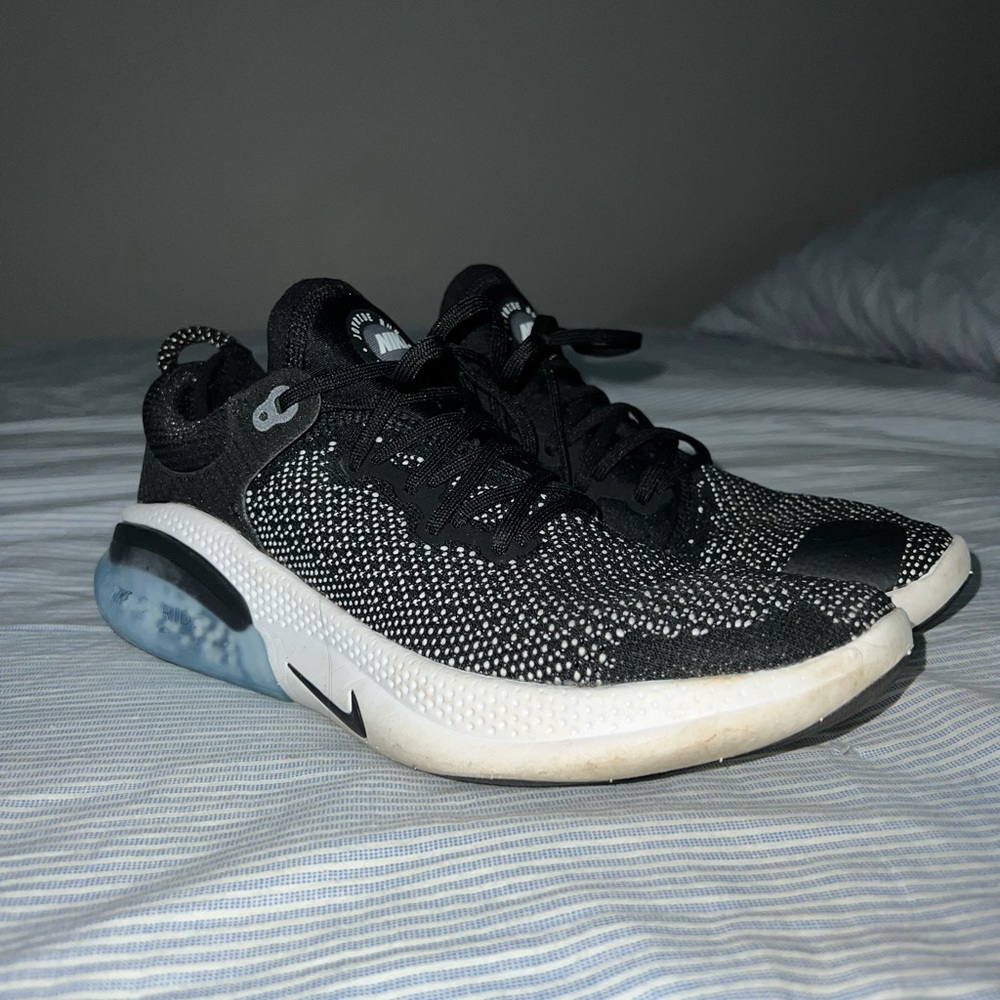 Nike Joyride Run Flyknit “Oreo” Colorway Women’s Size 9.5